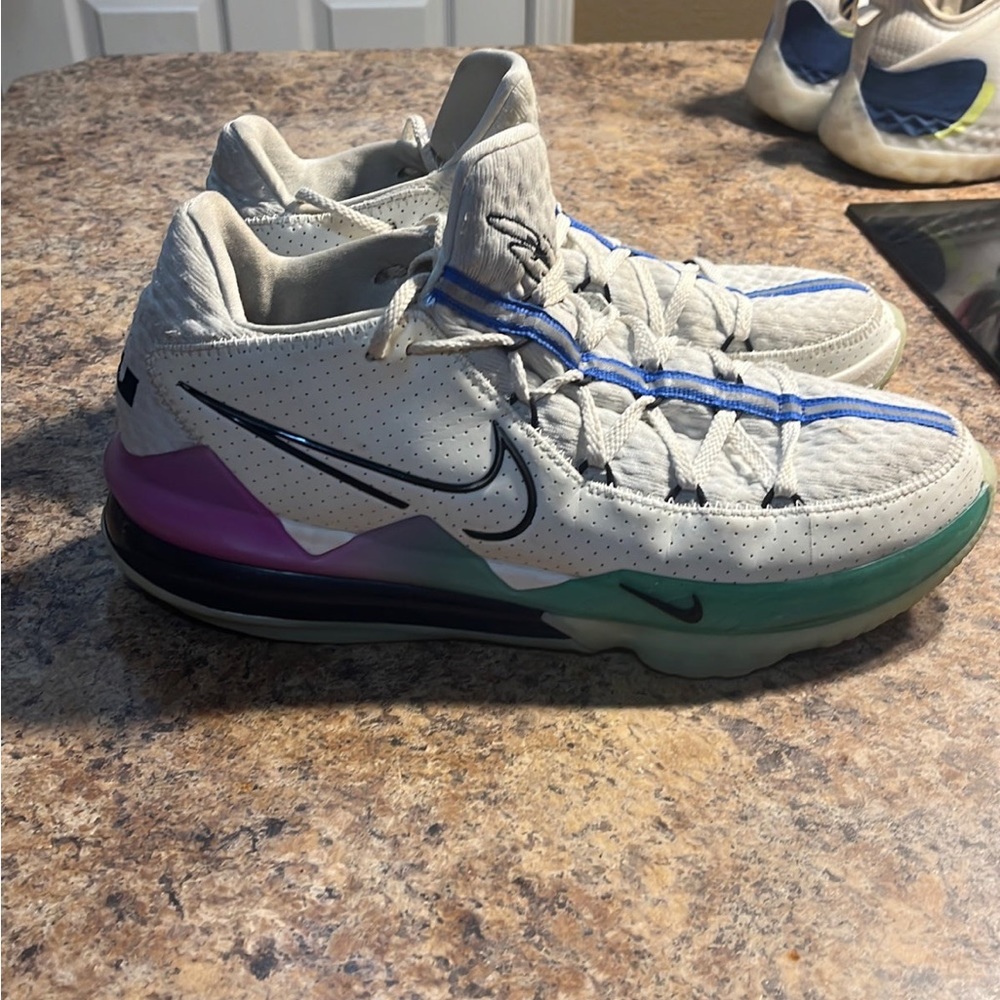 Lebron 17 Low “Easter” - image 2